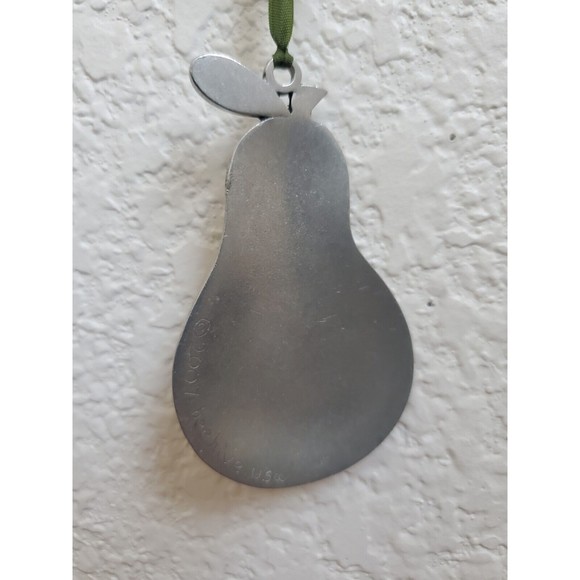 Beehive Kitchenware Company 2007 Pear Fruit Ornament Christmas Holiday Pewter 4" - Picture 4 of 6